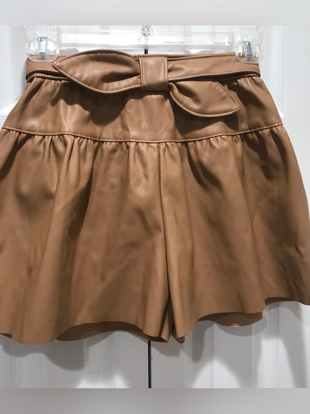 🍏 Mayoral Girl’s Fake Leather Adorned Pleated Shorts, Size 9